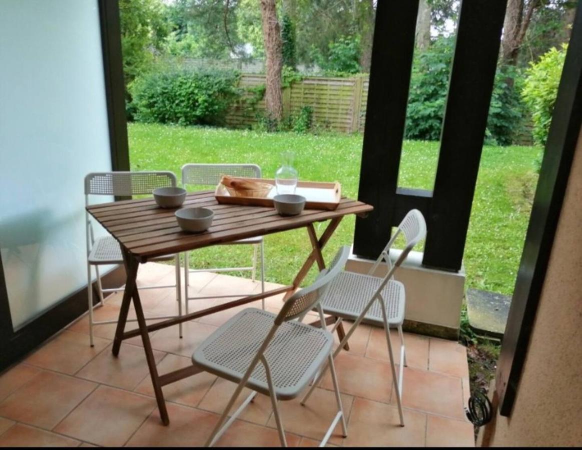 "Magnifique 2 Pieces Deauville" Piscine Et Jardin Exterior photo