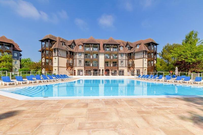 "Magnifique 2 Pieces Deauville" Piscine Et Jardin Exterior photo