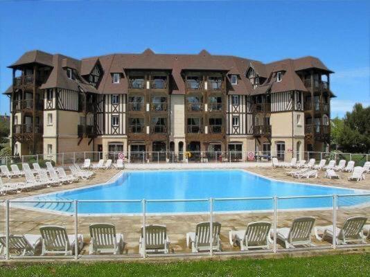 "Magnifique 2 Pieces Deauville" Piscine Et Jardin Exterior photo
